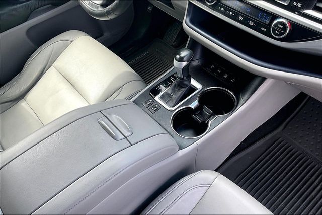 2015 Toyota Highlander AWD 4dr V6 XLE - 23017346 - 30