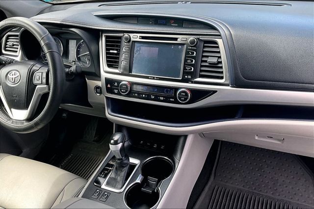 2015 Toyota Highlander AWD 4dr V6 XLE - 23017346 - 31