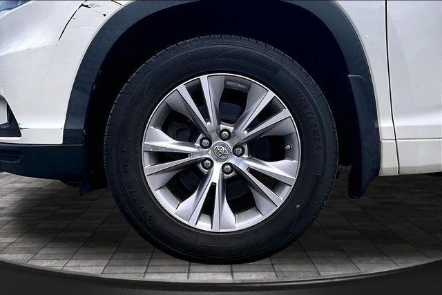 2015 Toyota Highlander AWD 4dr V6 XLE - 23017346 - 38