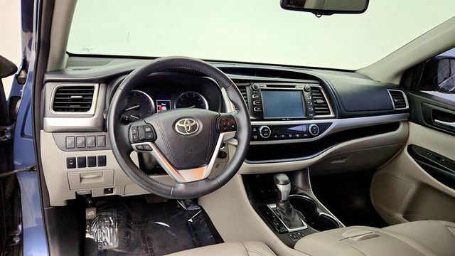 2015 Toyota Highlander AWD 4dr V6 XLE - 23029932 - 12