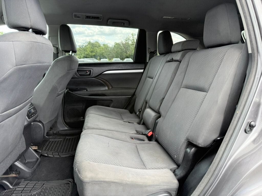 2015 Toyota Highlander FWD 4dr I4 LE - 22903642 - 16