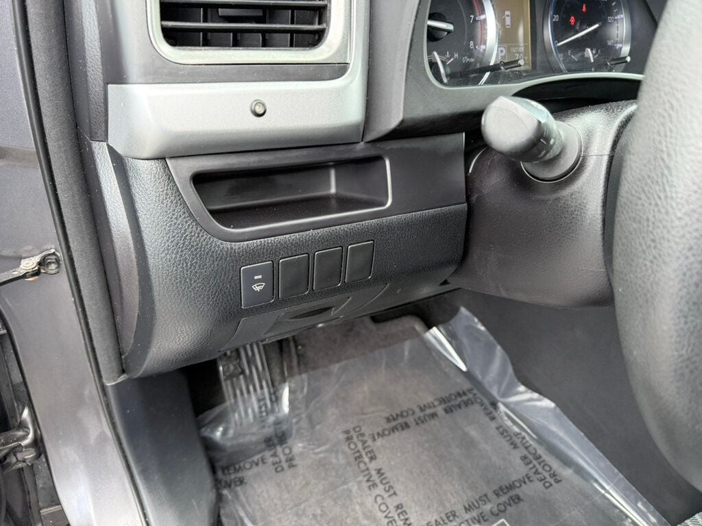 2015 Toyota Highlander FWD 4dr I4 LE - 22903642 - 32