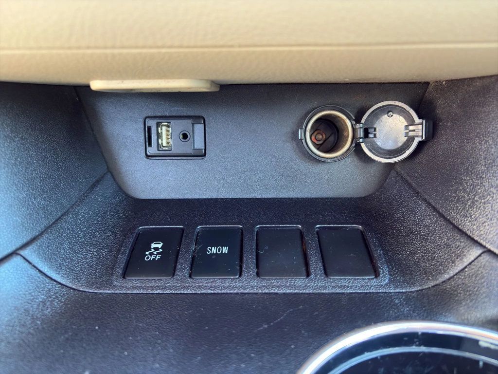 2015 Toyota Highlander FWD 4dr V6 LE Plus - 22984825 - 16