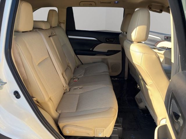 2015 Toyota Highlander FWD 4dr V6 LE Plus - 22984825 - 20