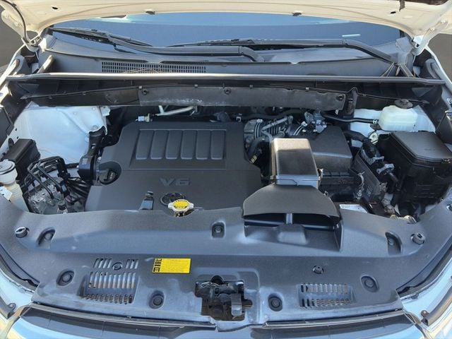 2015 Toyota Highlander FWD 4dr V6 LE Plus - 22984825 - 21