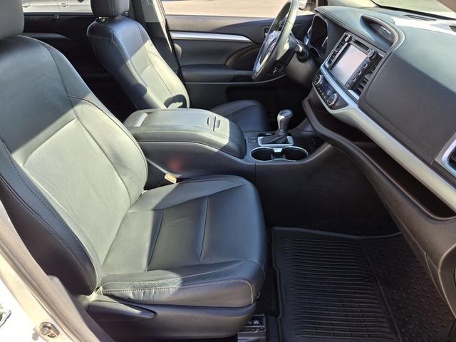 2015 Toyota Highlander FWD 4dr V6 XLE - 22979775 - 13