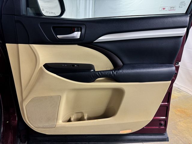 2015 Toyota Highlander XLE V6 AWD - 23033475 - 16