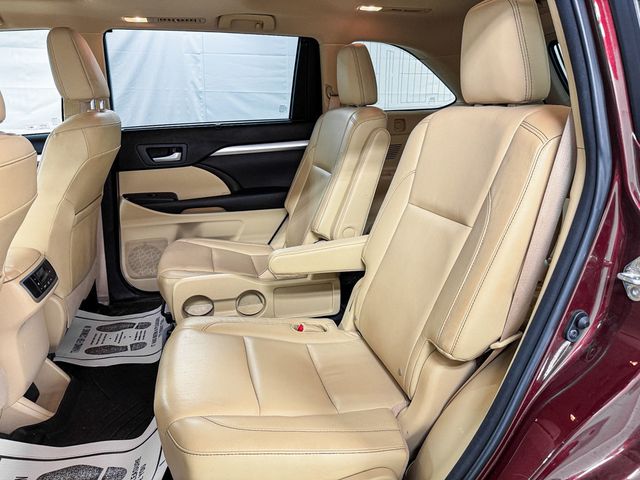 2015 Toyota Highlander XLE V6 AWD - 23033475 - 7