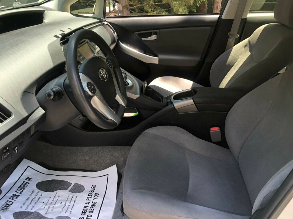 2015 Toyota Prius  - 22879161 - 8