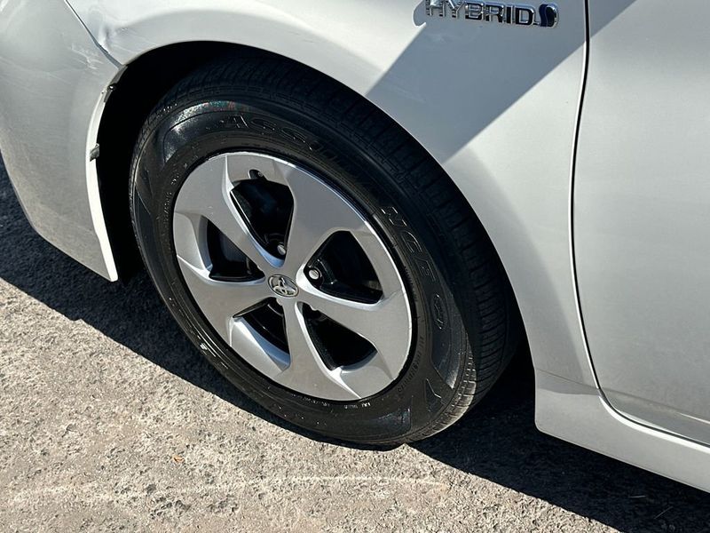 2015 Toyota Prius 5dr Hatchback Four - 22954918 - 10