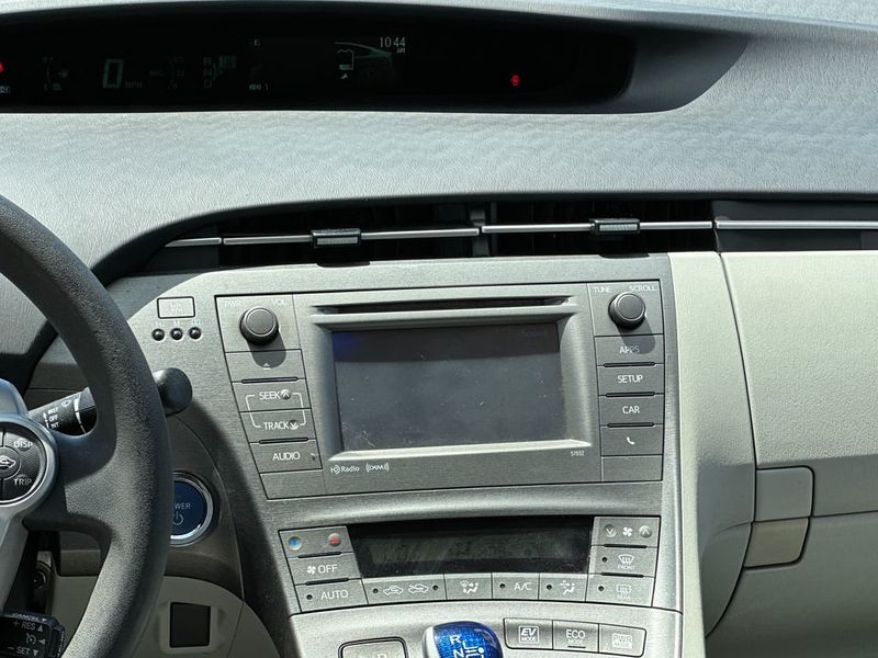 2015 Toyota Prius 5dr Hatchback Four - 23034069 - 14