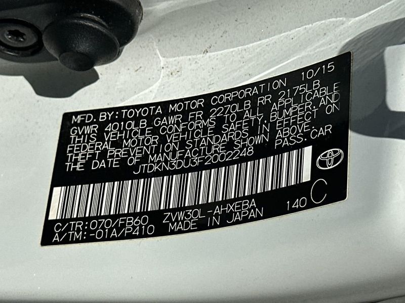 2015 Toyota Prius 5dr Hatchback Four - 23034069 - 19