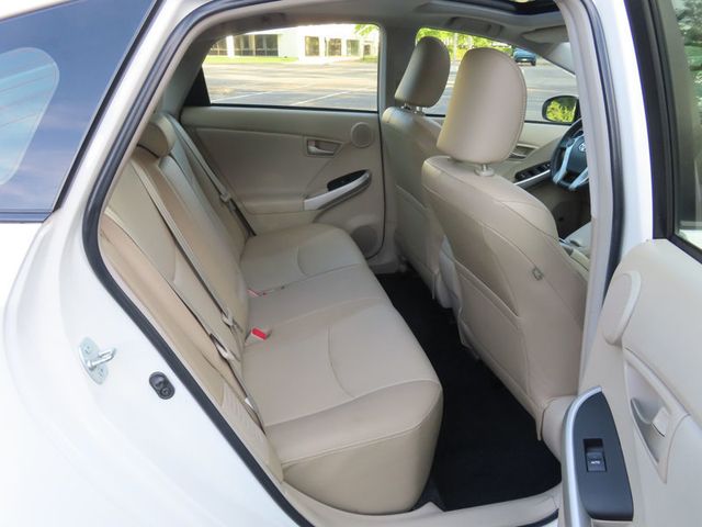 2015 Toyota Prius 5dr Hatchback Four - 23071848 - 30