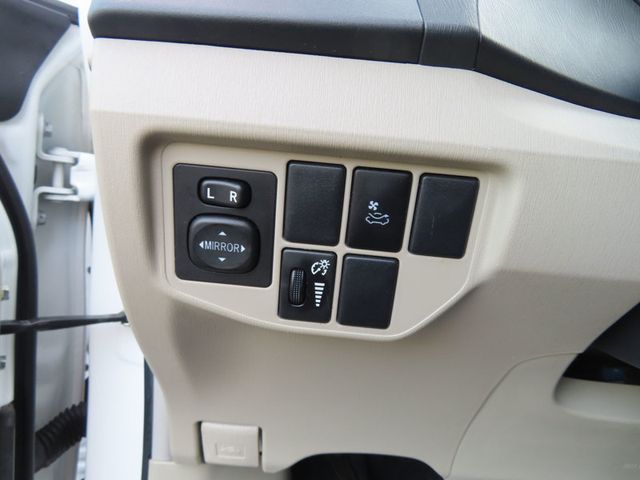 2015 Toyota Prius 5dr Hatchback Four - 23071848 - 45