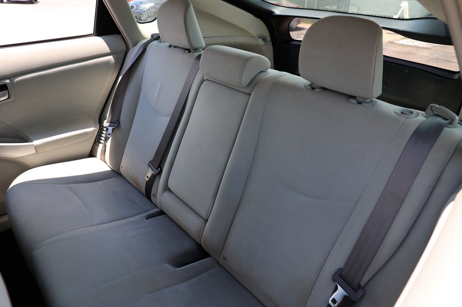 2015 Toyota Prius Four photo 10