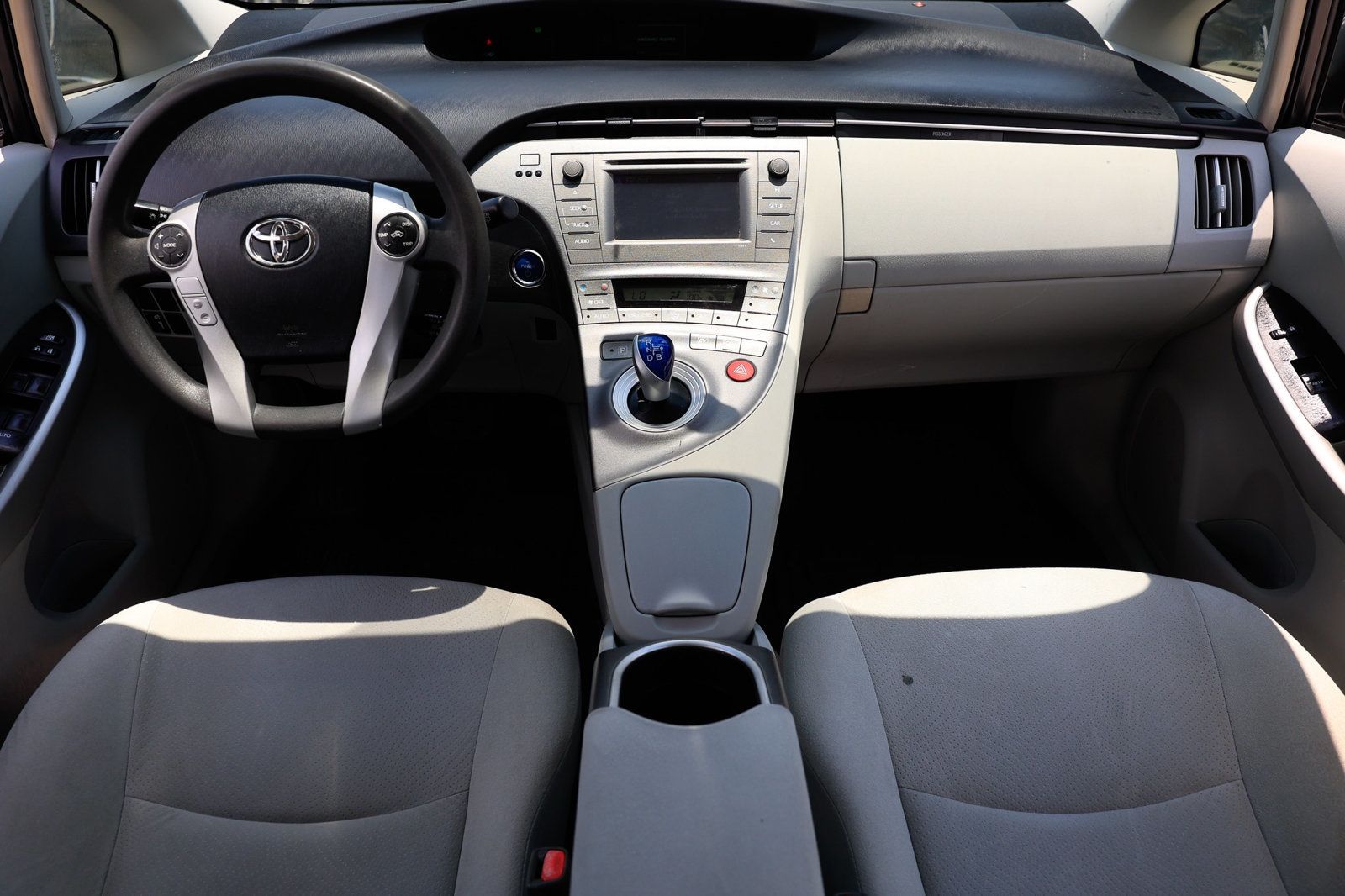 2015 Toyota Prius Four photo 22