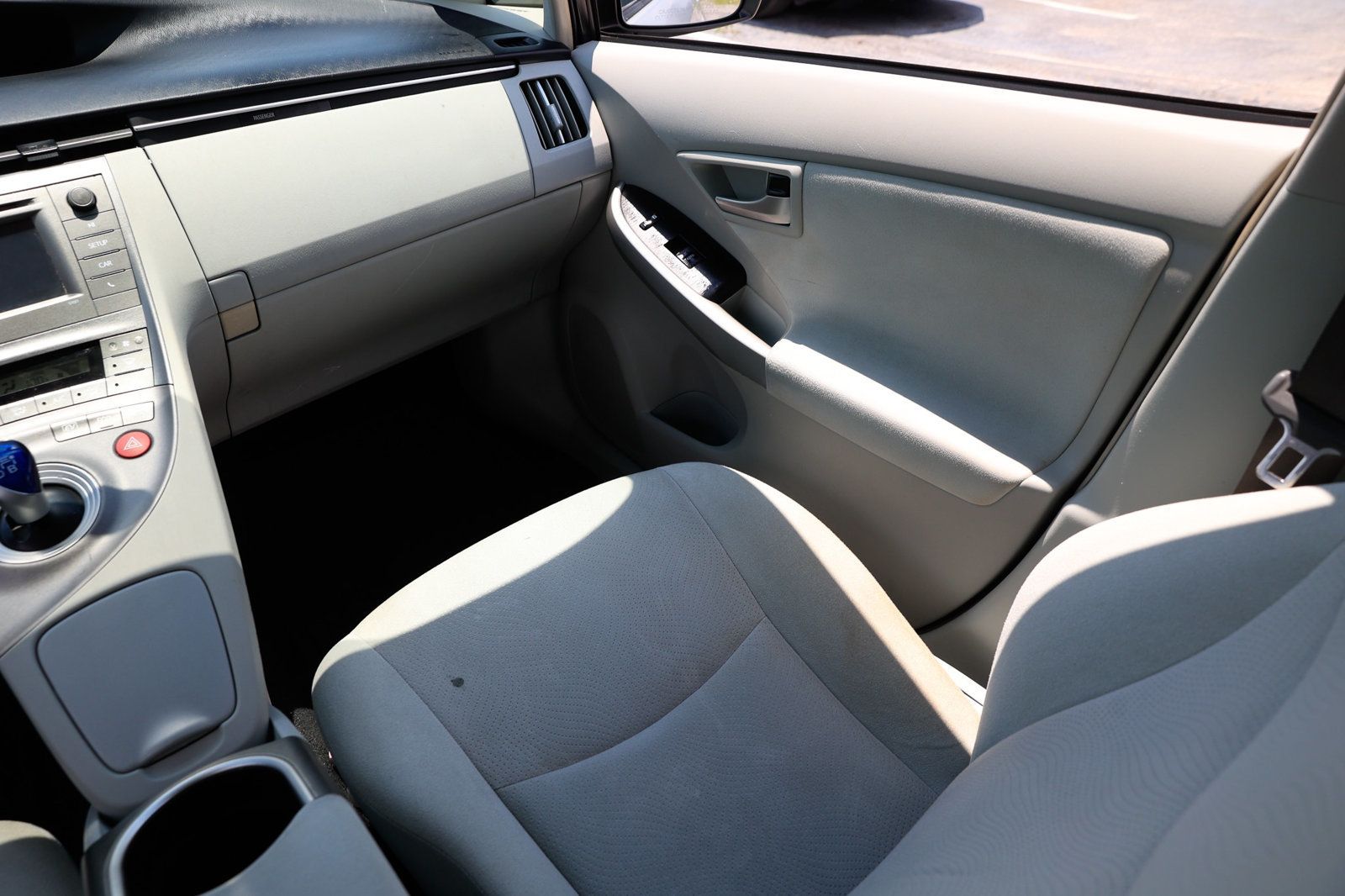 2015 Toyota Prius Four photo 23