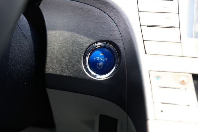 2015 Toyota Prius 5dr Hatchback Four - 22887862 - 30