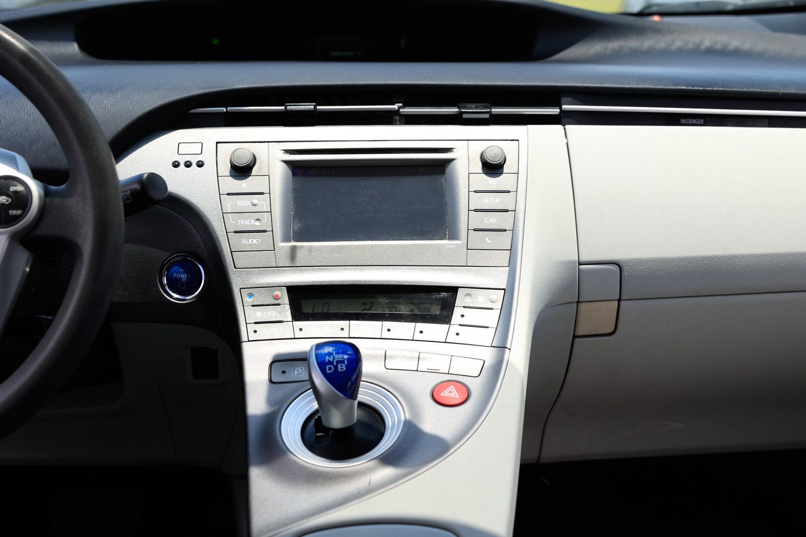 2015 Toyota Prius Four photo 36