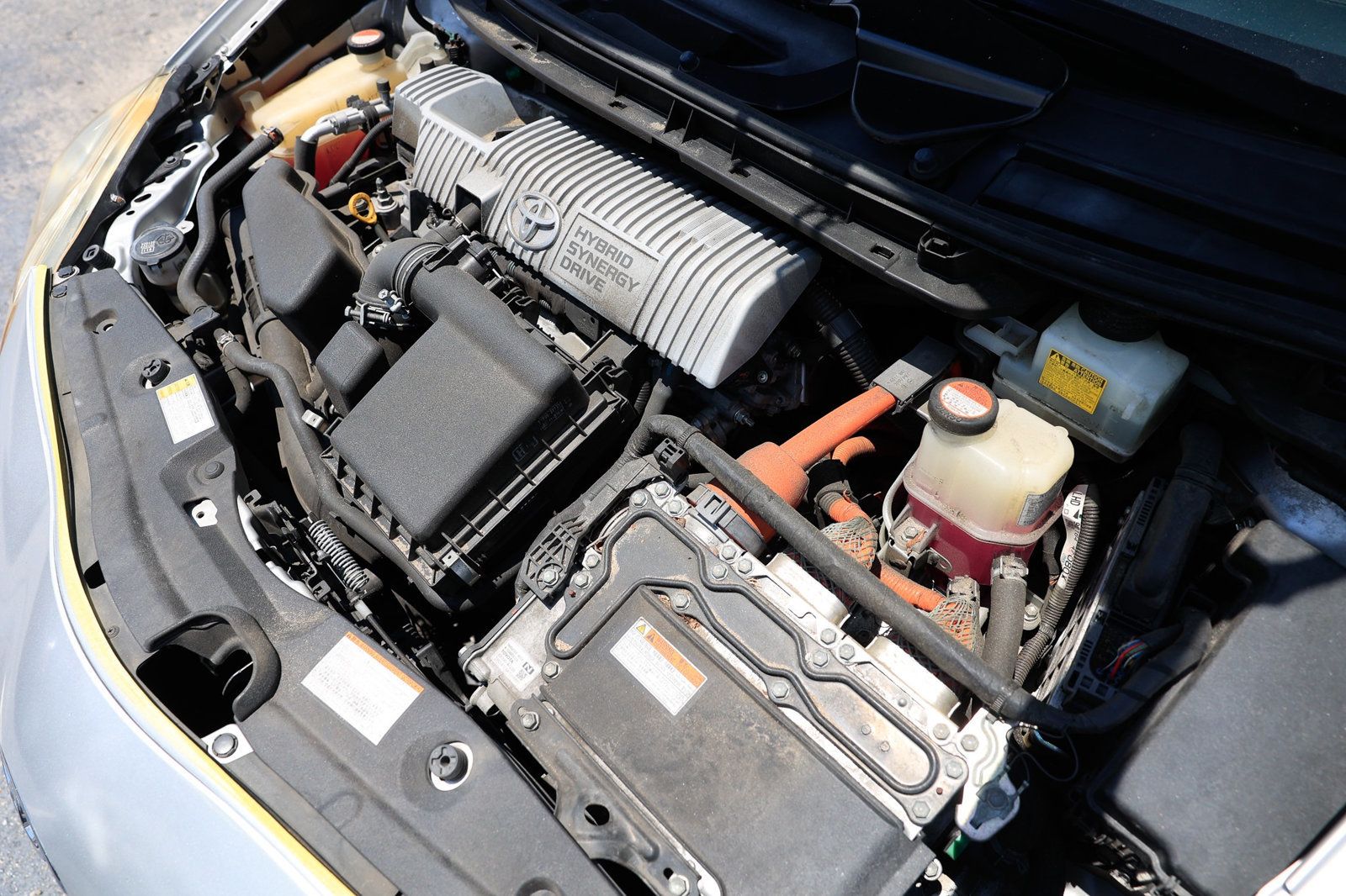2015 Toyota Prius Four photo 44