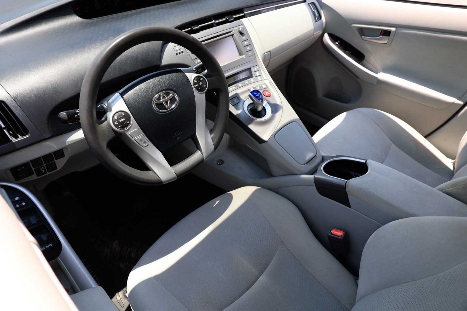 2015 Toyota Prius Four photo 5
