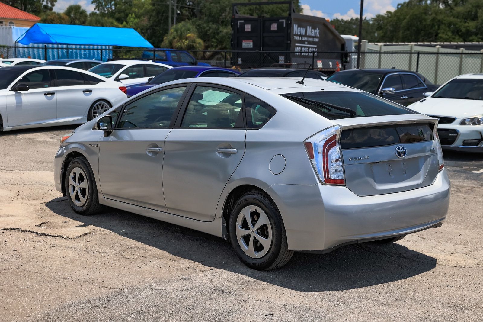 2015 Toyota Prius Four photo 7