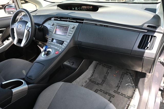 2015 Toyota Prius 5dr Hatchback Three - 23050207 - 10