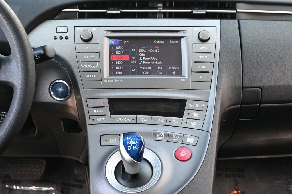 Toyota Prius photo 14