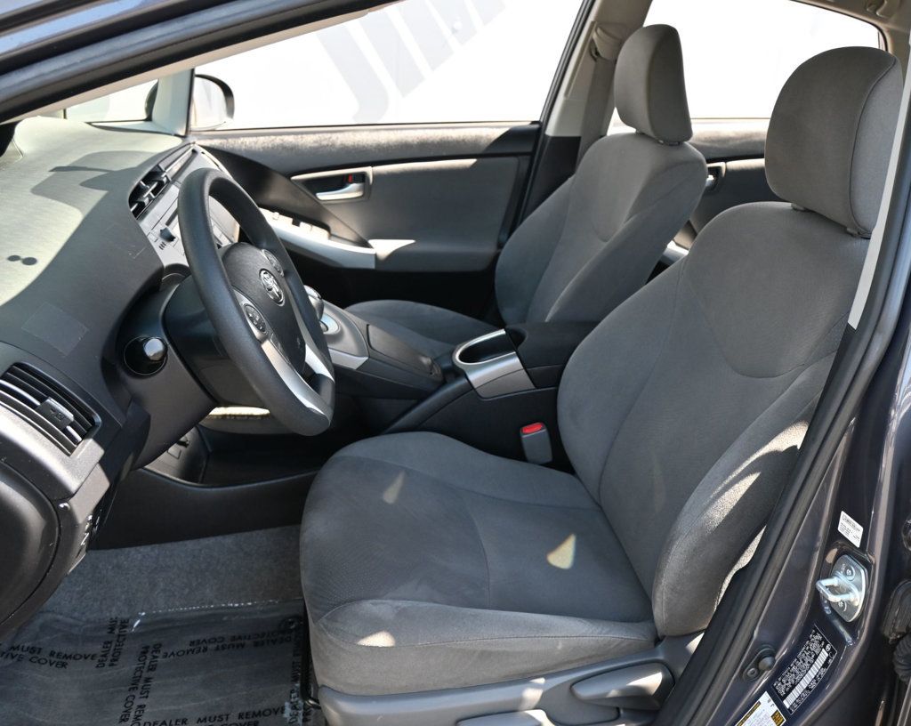 Toyota Prius photo 16