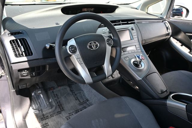 2015 Toyota Prius 5dr Hatchback Three - 23050207 - 8
