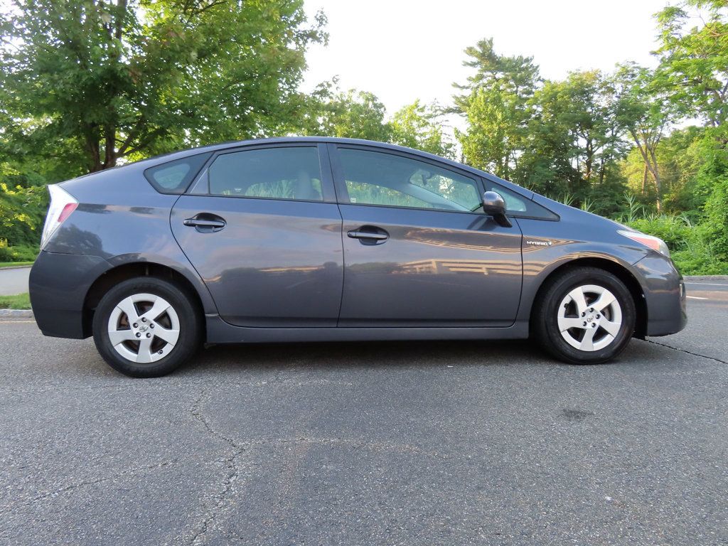 2015 Toyota Prius Three photo 15