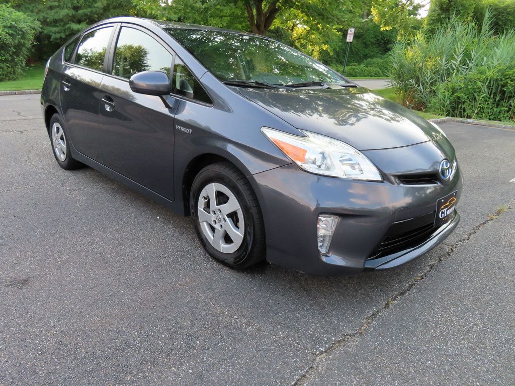 2015 Toyota Prius Three photo 18