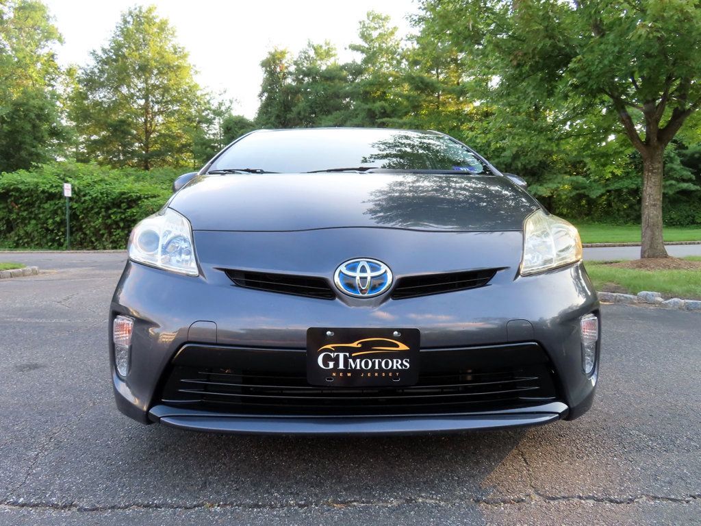 2015 Toyota Prius Three photo 2