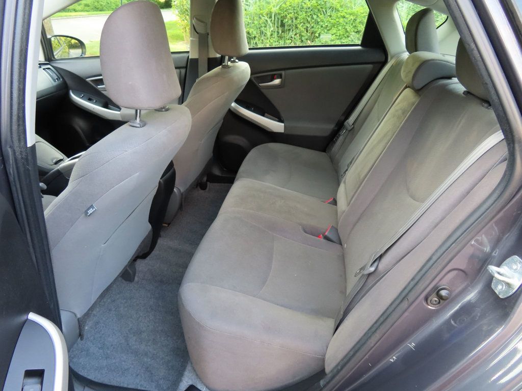 2015 Toyota Prius Three photo 26