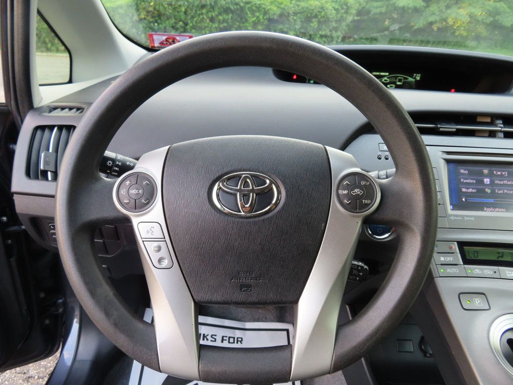 2015 Toyota Prius Three photo 34