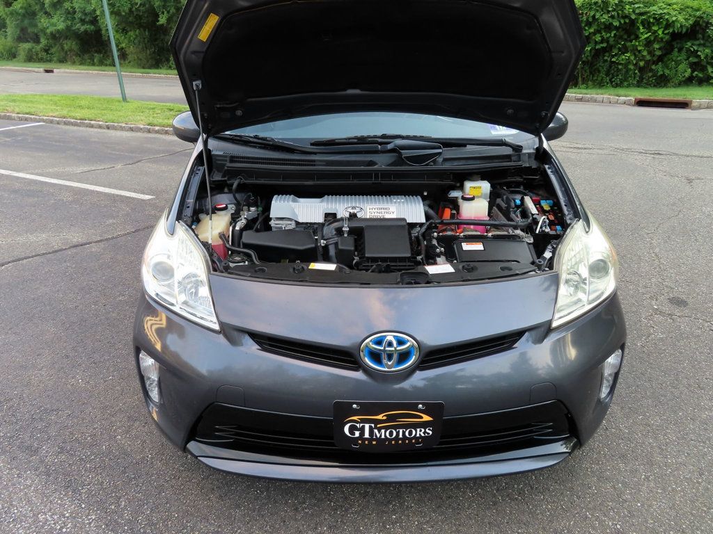 2015 Toyota Prius Three photo 37