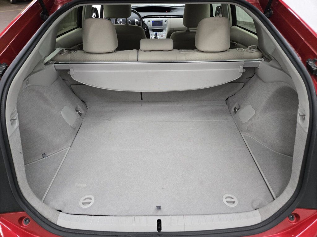 2015 Toyota Prius 5dr Hatchback Two - 22907617 - 10