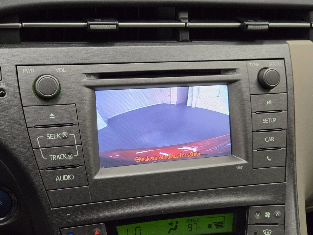 2015 Toyota Prius 5dr Hatchback Two - 22907617 - 18