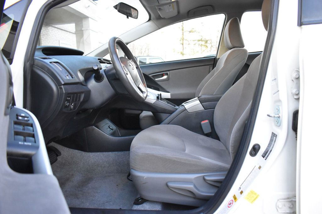 2015 Toyota Prius 5dr Hatchback Two - 22966295 - 10