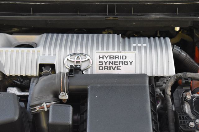 2015 Toyota Prius 5dr Hatchback Two - 22966295 - 23