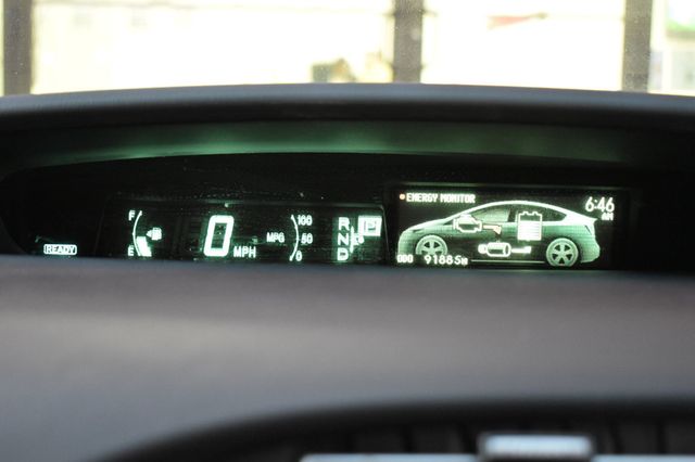 2015 Toyota Prius 5dr Hatchback Two - 22966295 - 31