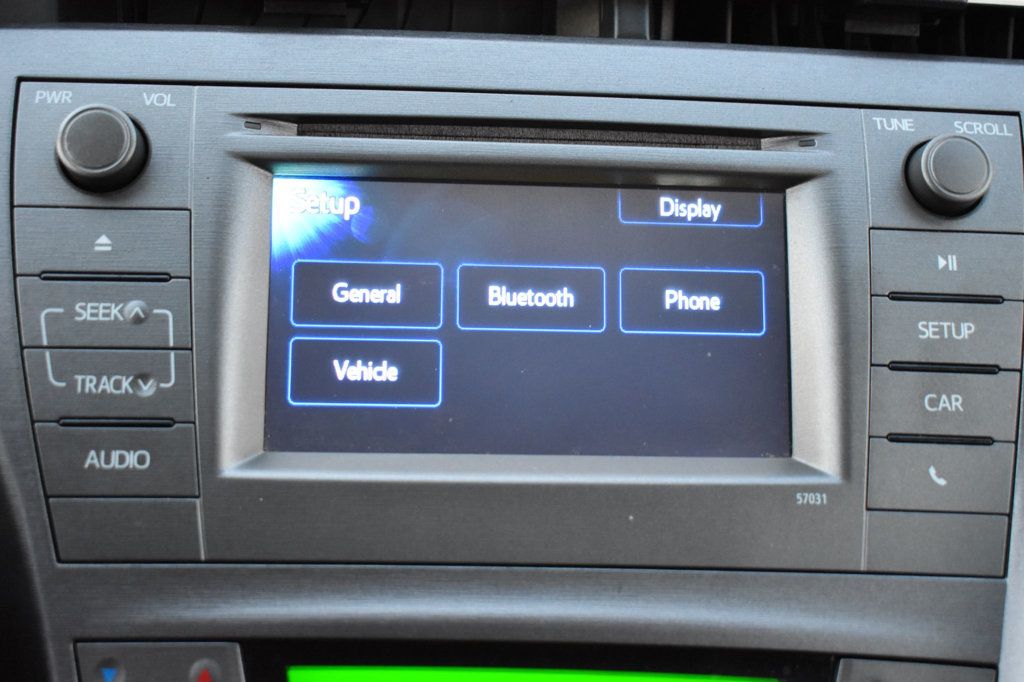 2015 Toyota Prius 5dr Hatchback Two - 22966295 - 34