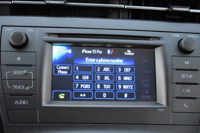 2015 Toyota Prius 5dr Hatchback Two - 22966295 - 36