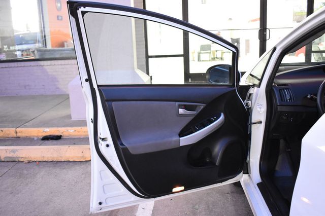 2015 Toyota Prius 5dr Hatchback Two - 22966295 - 42