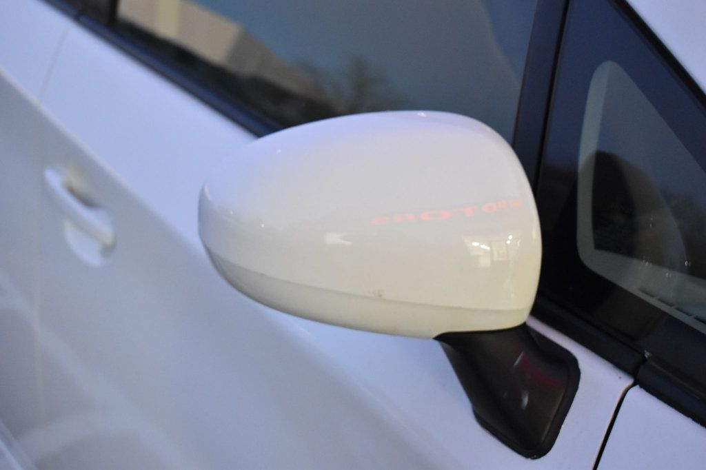 2015 Toyota Prius 5dr Hatchback Two - 22966295 - 46