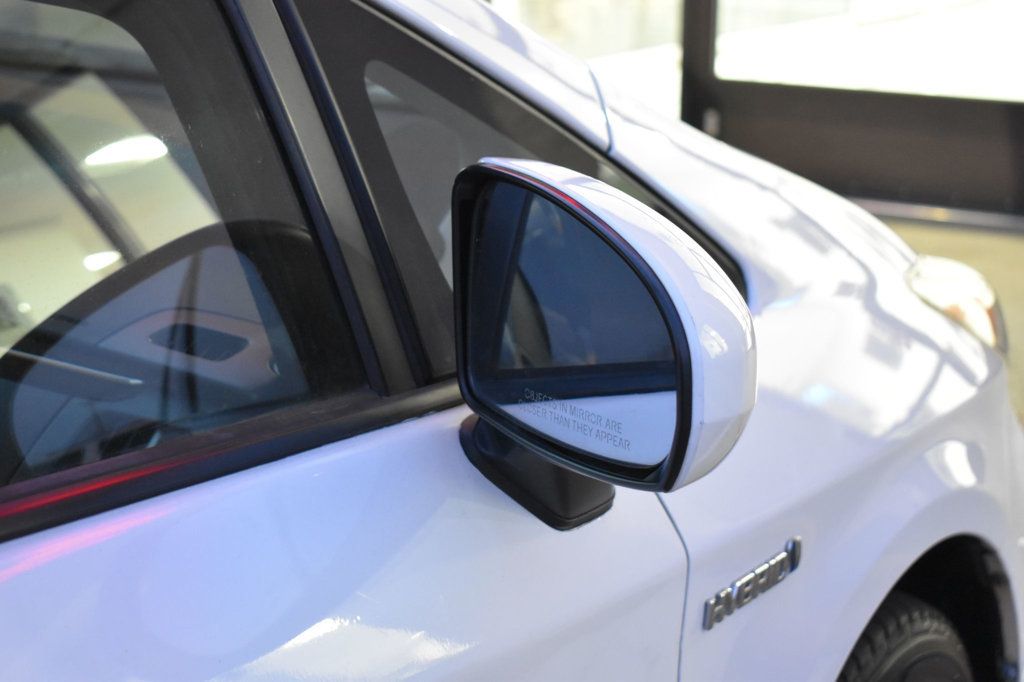 2015 Toyota Prius 5dr Hatchback Two - 22966295 - 47