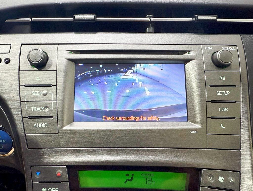 2015 Toyota Prius 5dr Hatchback Two - 22920961 - 14