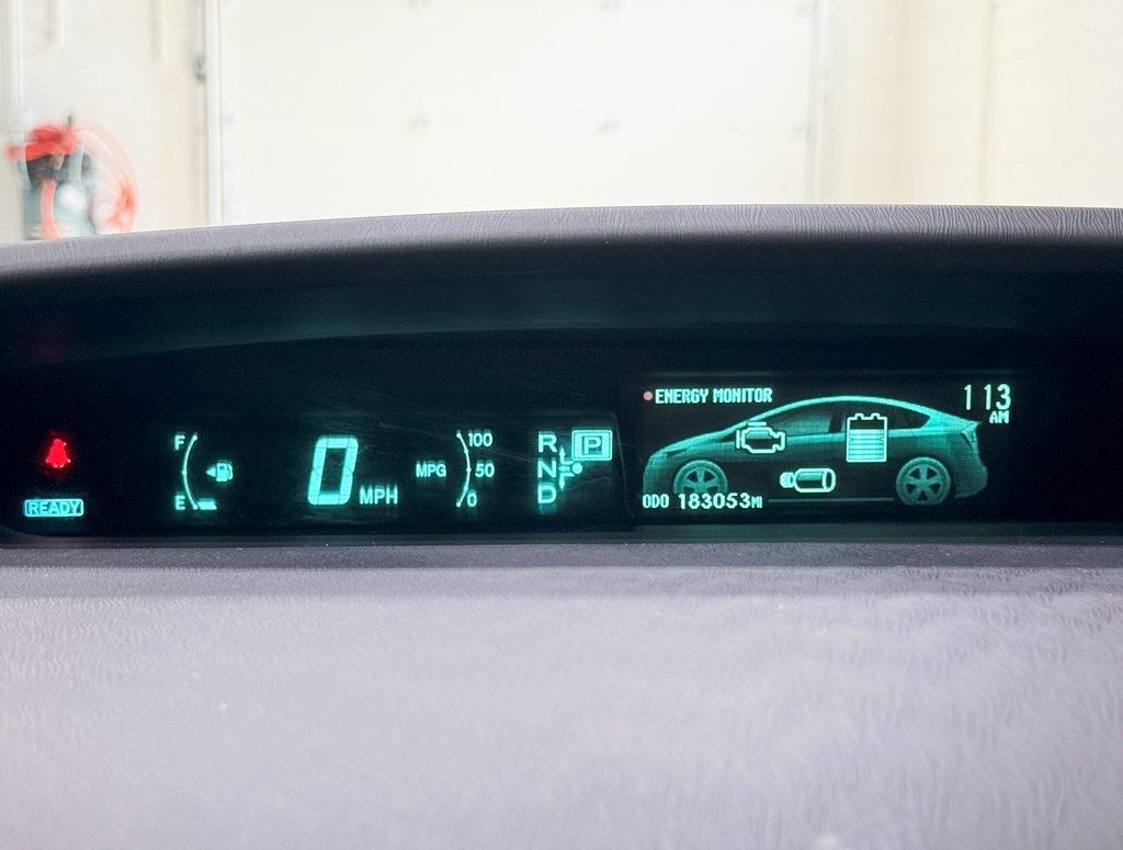 2015 Toyota Prius 5dr Hatchback Two - 22920961 - 16