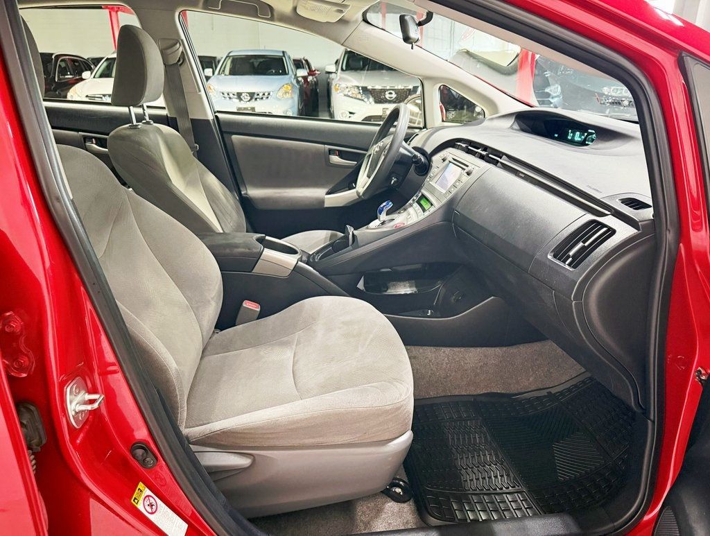 2015 Toyota Prius 5dr Hatchback Two - 22920961 - 27