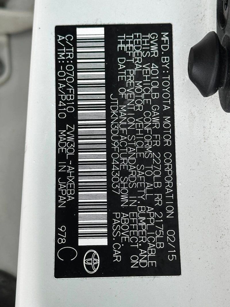 2015 Toyota Prius 5dr Hatchback Two - 22891533 - 14